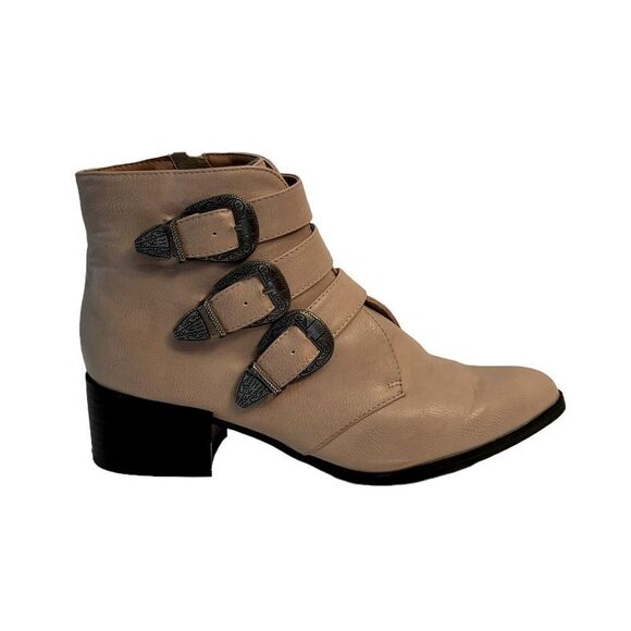 Qupid Taupe Side Zip Buckle Western Booties NWOT Size 8 - Picture 10 of 10